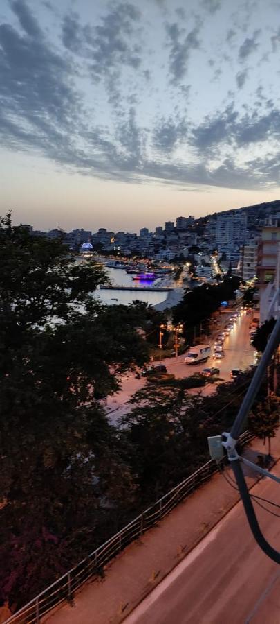 Xhemi'S Apartment Sarandë エクステリア 写真