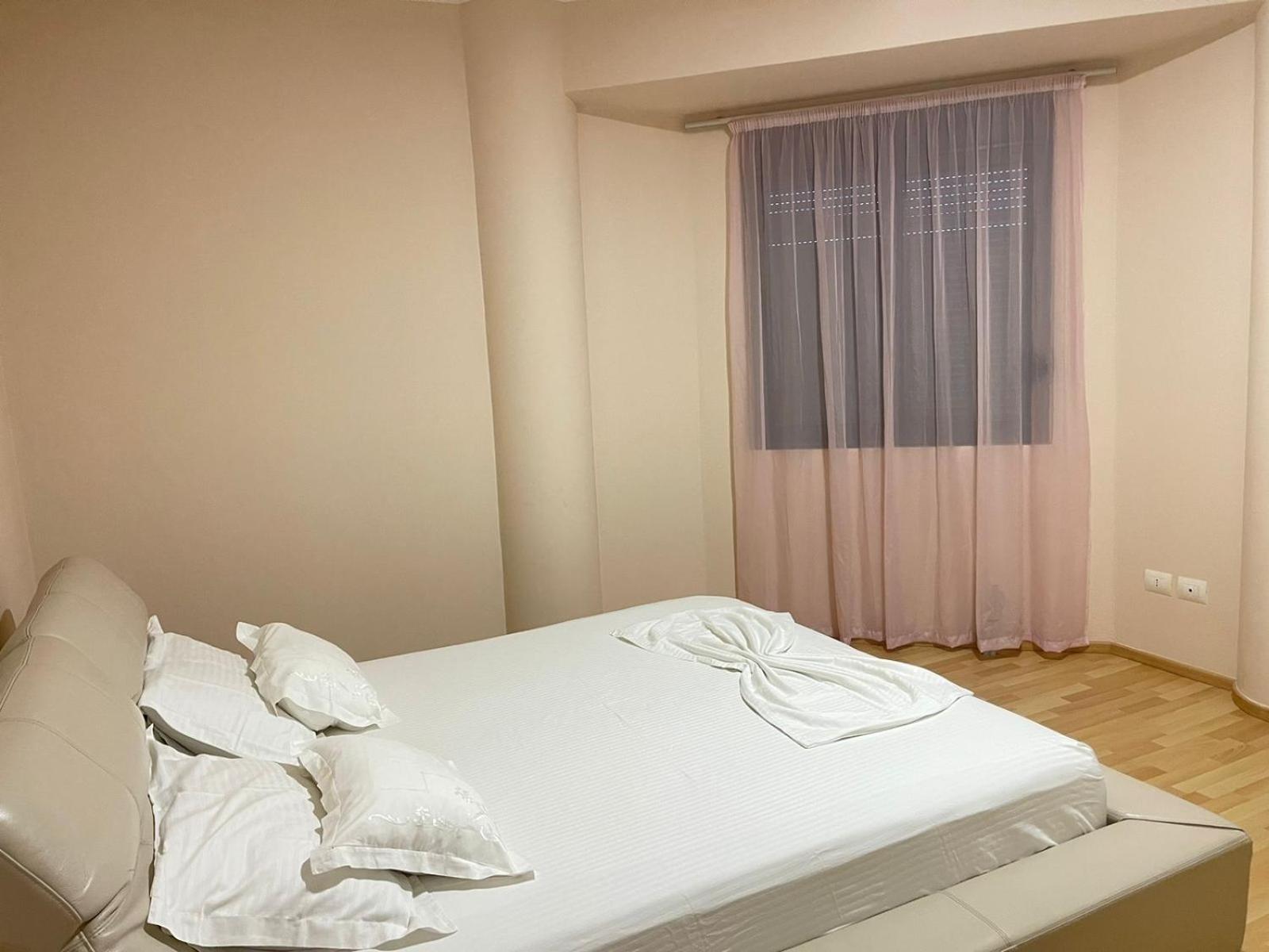 Xhemi'S Apartment Sarandë エクステリア 写真