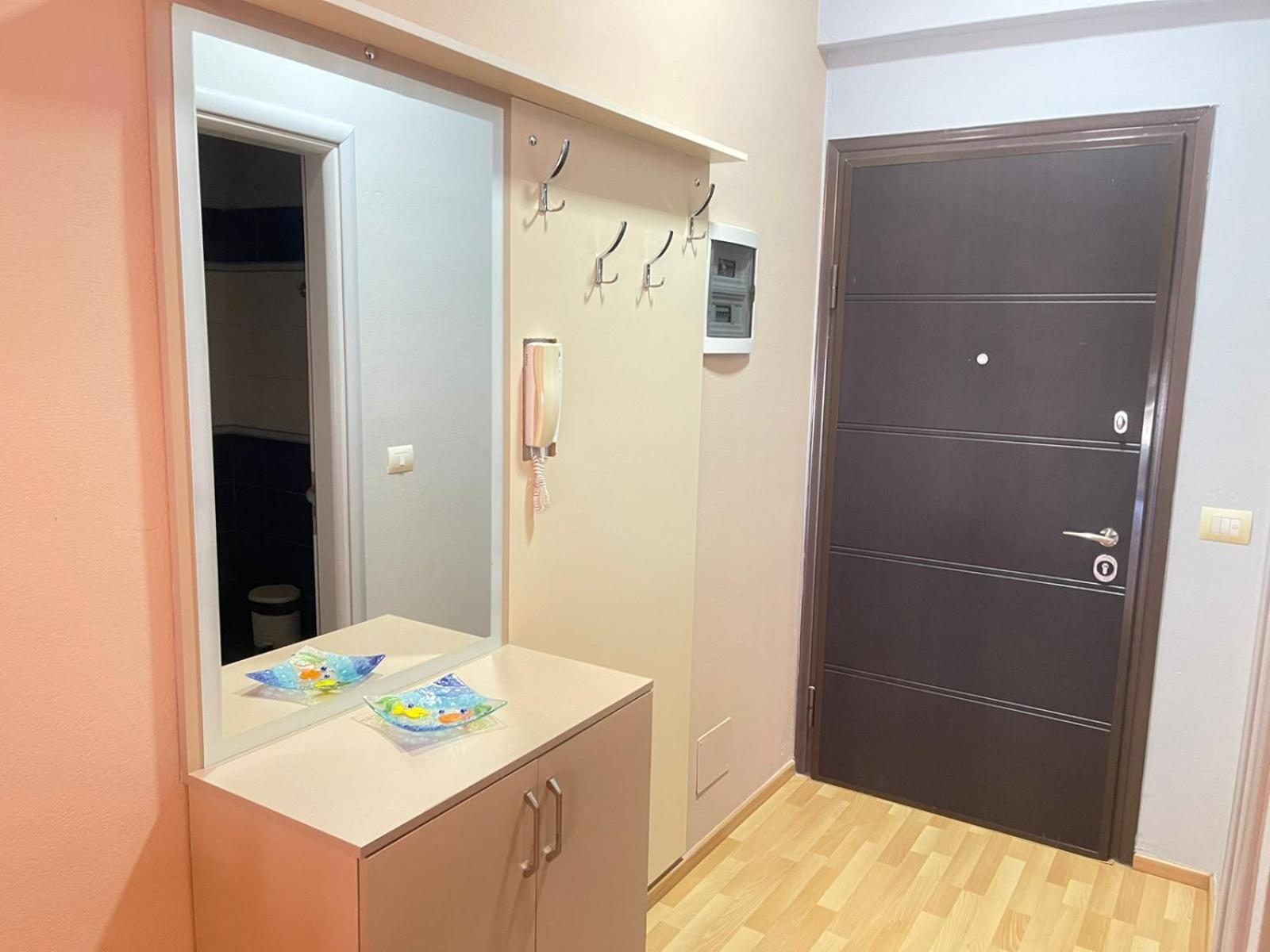 Xhemi'S Apartment Sarandë エクステリア 写真