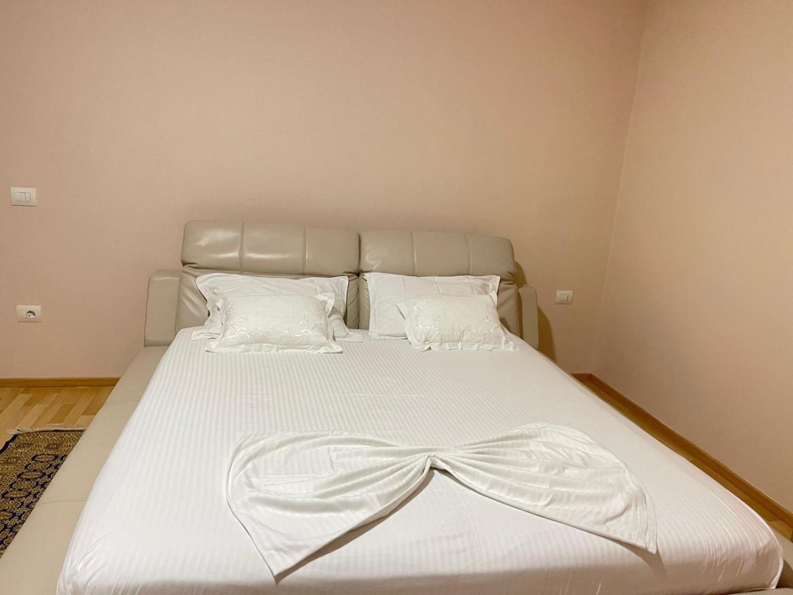 Xhemi'S Apartment Sarandë エクステリア 写真