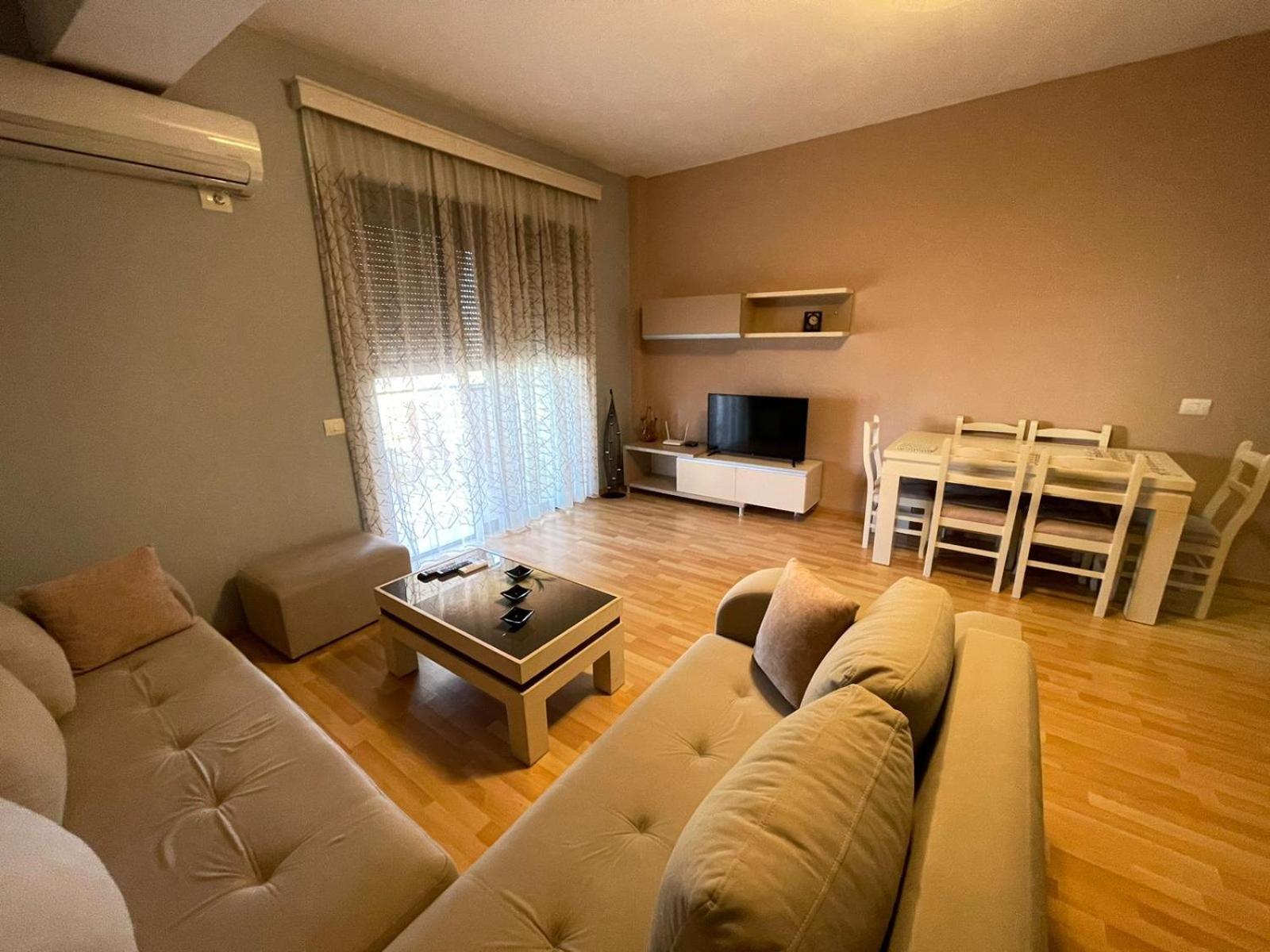 Xhemi'S Apartment Sarandë エクステリア 写真