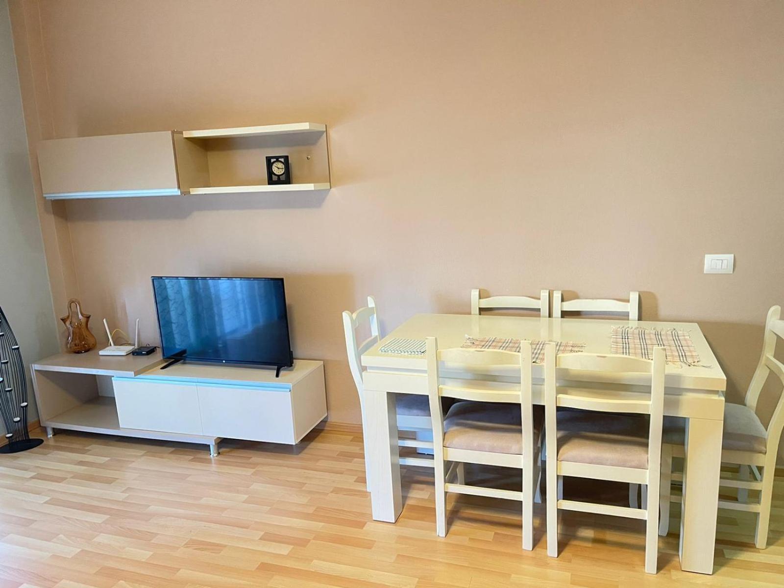 Xhemi'S Apartment Sarandë エクステリア 写真