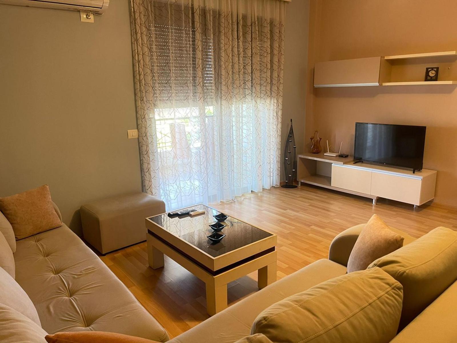 Xhemi'S Apartment Sarandë エクステリア 写真