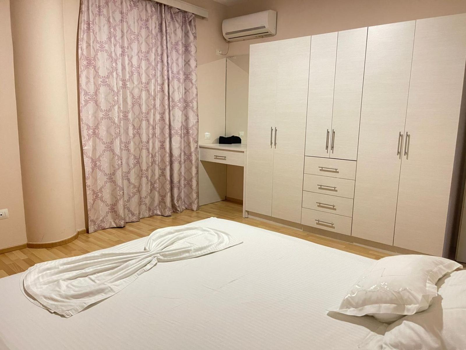 Xhemi'S Apartment Sarandë エクステリア 写真