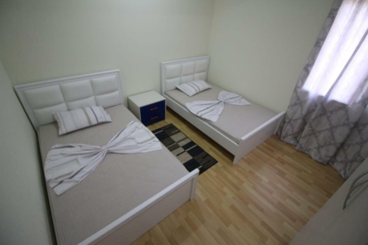 Xhemi'S Apartment Sarandë エクステリア 写真