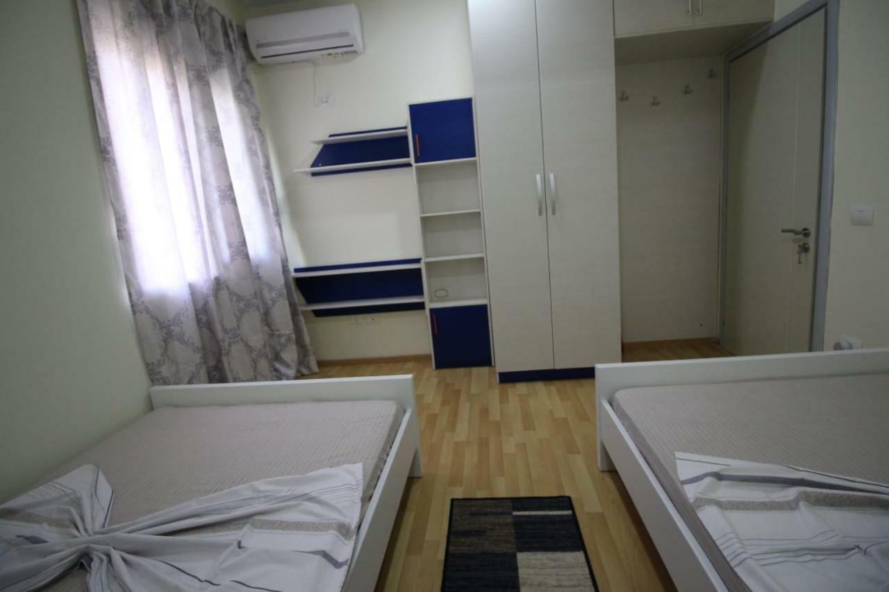 Xhemi'S Apartment Sarandë エクステリア 写真