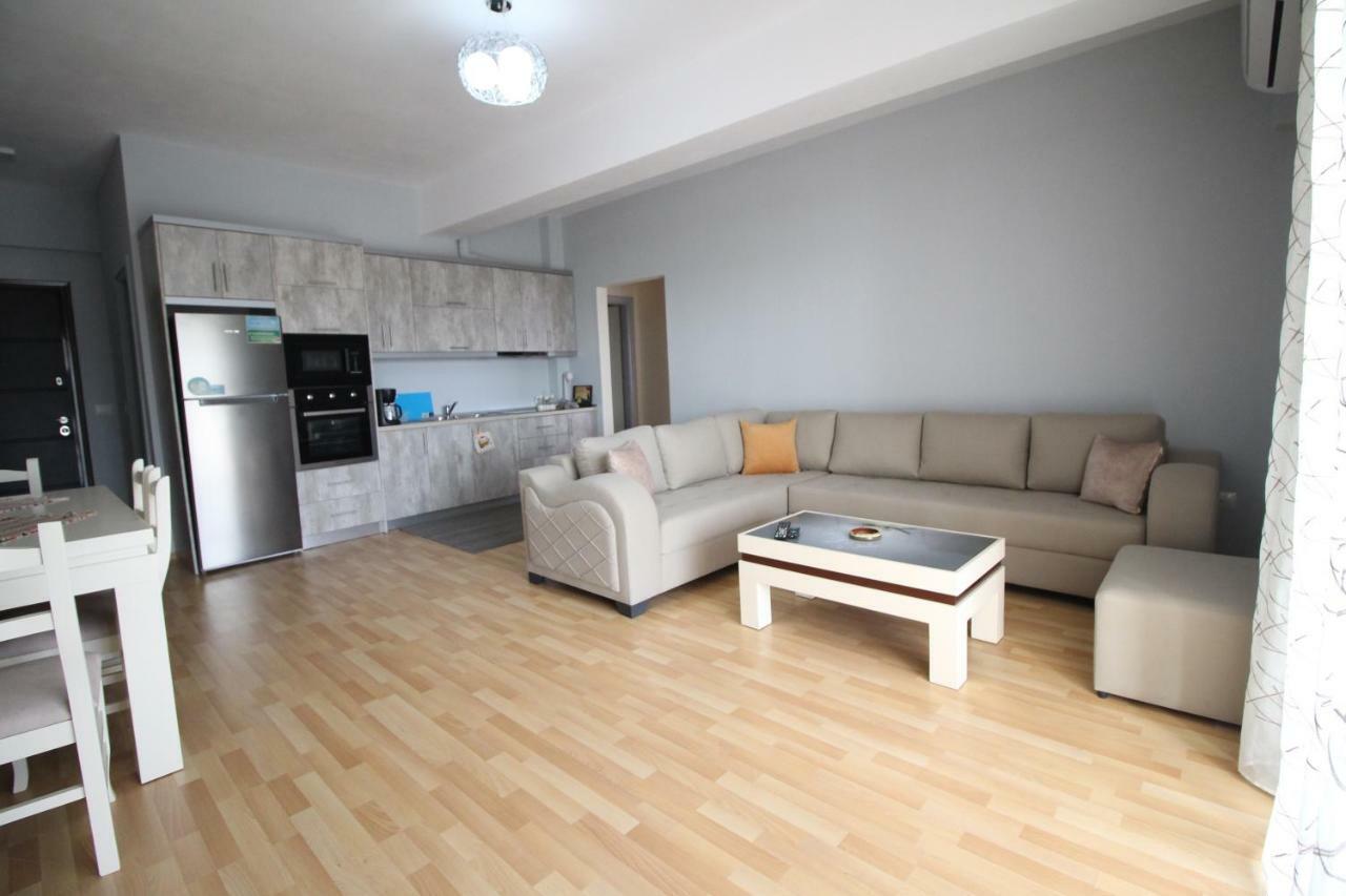 Xhemi'S Apartment Sarandë エクステリア 写真