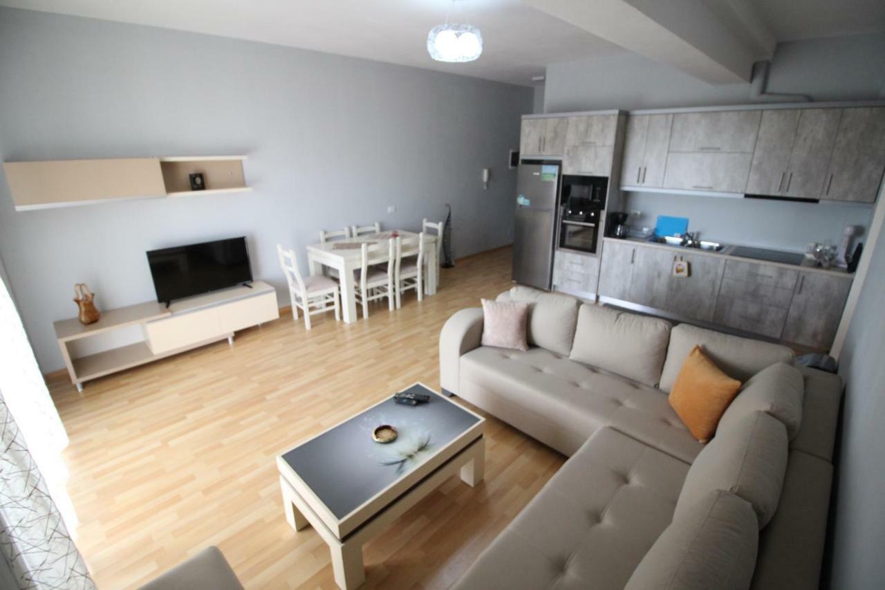 Xhemi'S Apartment Sarandë エクステリア 写真